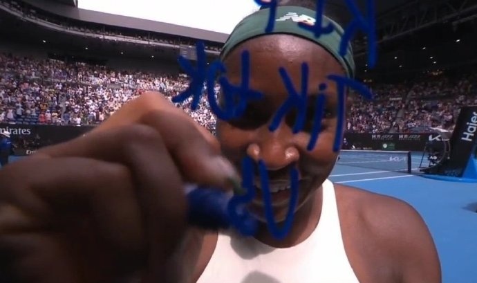 谈球吧(中国)官方网站高芙：预感Tiktok未来还会回美国的，下架后我应该会被迫多读点书