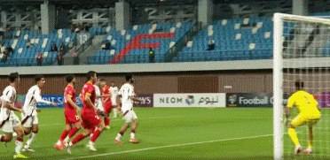 谈球吧体育官网入口半场-十人U20吉尔吉斯斯坦0-2卡塔尔U20 贾姆希德一条龙塔哈破门