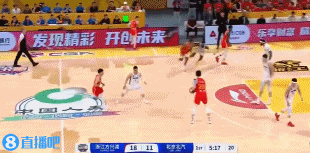 谈球吧(中国)官方网站这么准的嘛！内森-奈特连续在外线飙中三分 助广厦扩大领先！