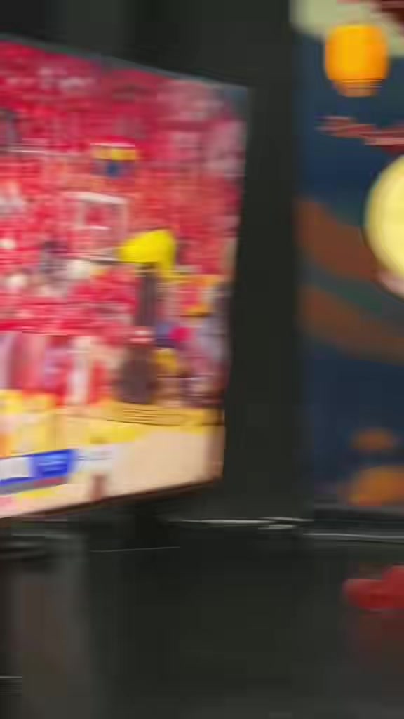 谈球吧😁美女主持金佳悦晒与郭艾伦的同框照 网友纷纷起哄说在一起