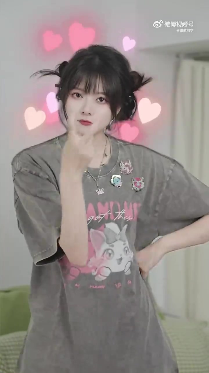 谈球吧体育官网入口骆歆分享视频：等一下！先别走！请点击视频听听我的520宣言！