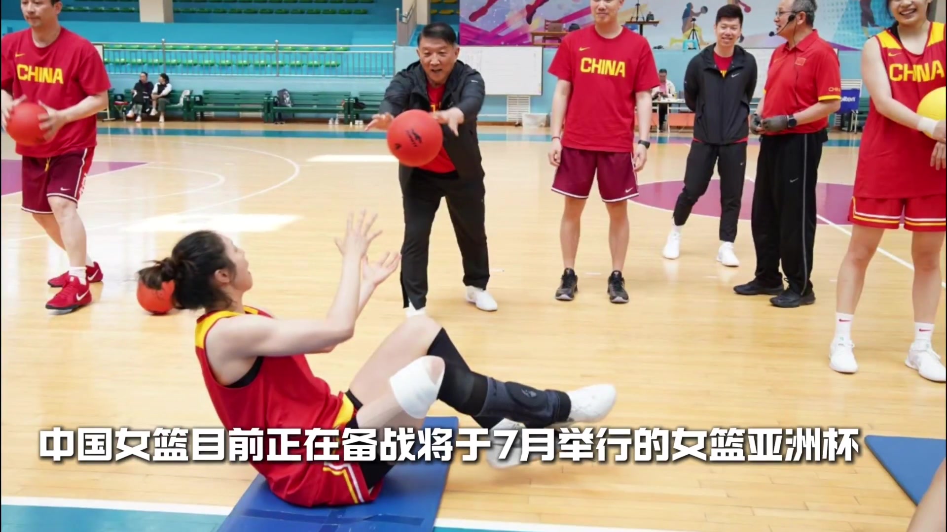 谈球吧(中国)官方网站宫鲁鸣：中国女篮体能和国际上有差距 支持更多队员去海外联赛